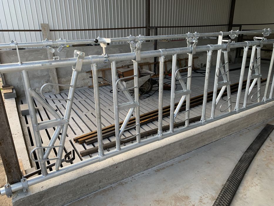 Drabiny zatrzaskowe skośne dla bydła wygrody przegrody przęsła