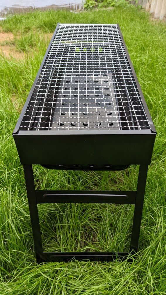 Mini Grill BBQ  idealny  w użyciu