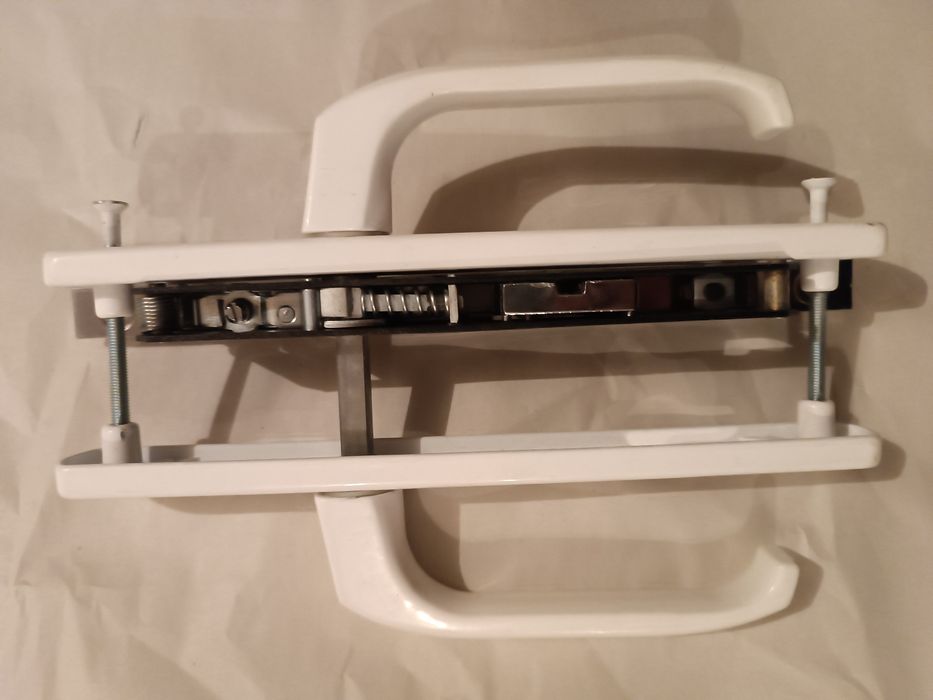 Замок з ручкою натискною дверною