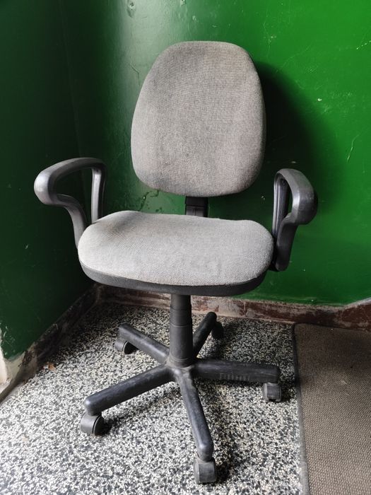 Krzesło biurowe czytaj opis