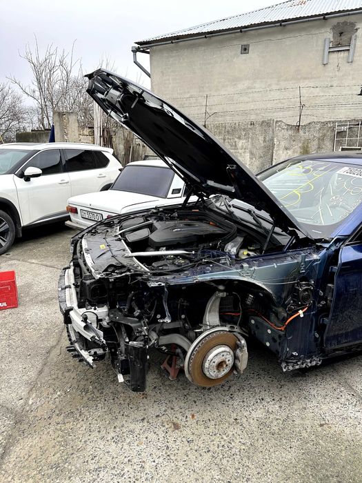 BMW 530E G30 разборка розборка гибрид 530e телевизор в сборе бампер