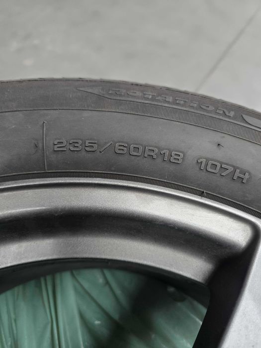 Zestaw felgi Dezent i opony Fulda 235/60/R18 107h