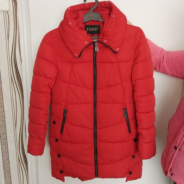 Жіночі куртки різні