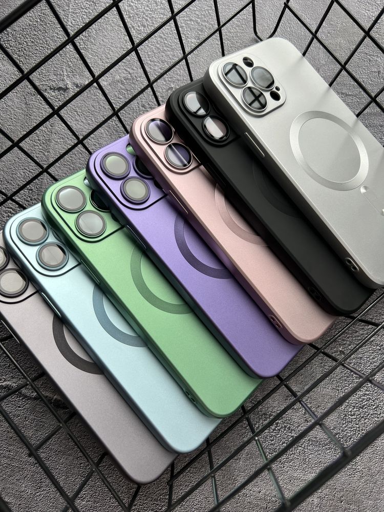 Чохол Matte Silicone with MagSafe с iPhone