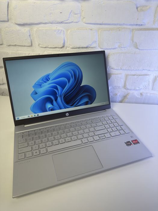 HP 15.6 FHD IPS, R7 5825U, 16/512GB