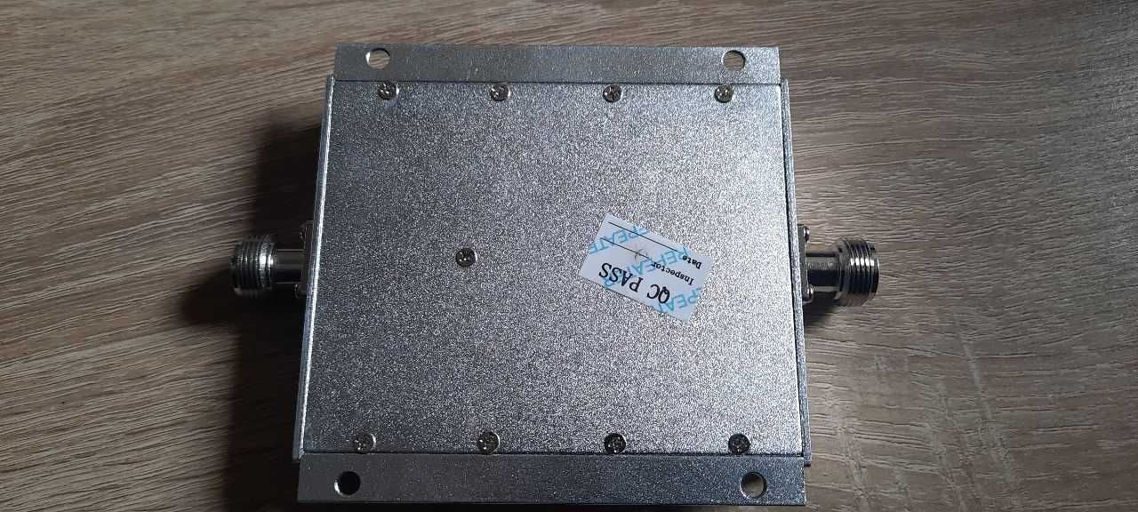 Wzmacniacz sieci komórkowej GSM repeater komórkowy