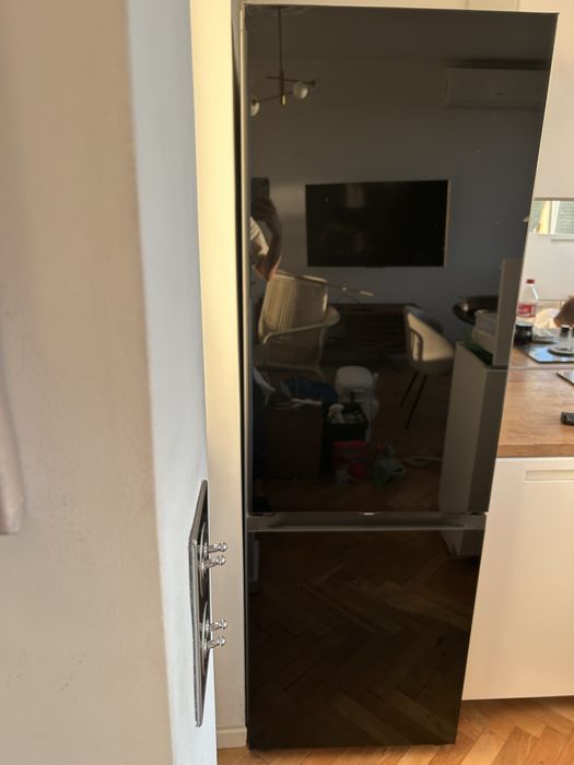 Lodówka Samsung Bespoke czarne szkło