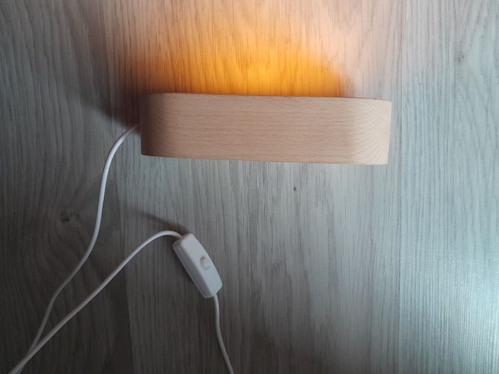 Lampka nocna drewniana  USB