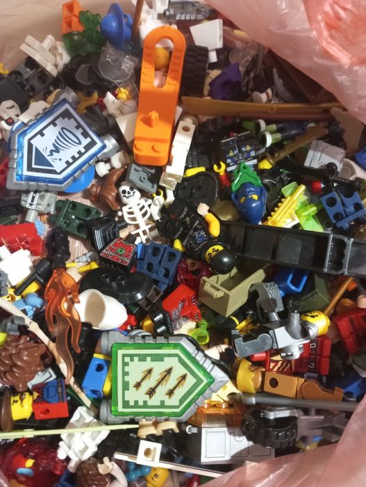 Продам лего оригінал лотом, все.
