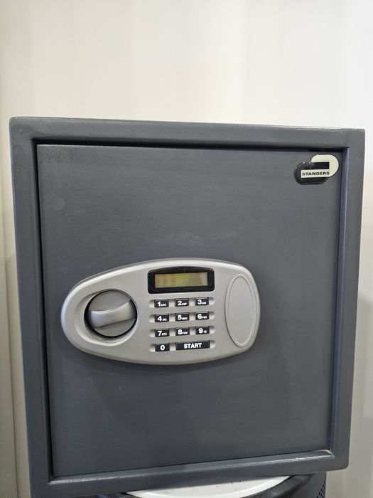 Cofre eletrónico Standers 40L