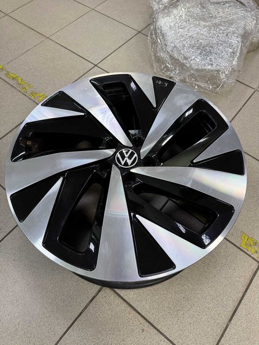 Диск R20 J8 передній Volkswagen ID4 2021 - 11A601025AFZZ
