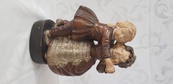 Escultura séc. XIX homem mulher dança traje típico Holanda