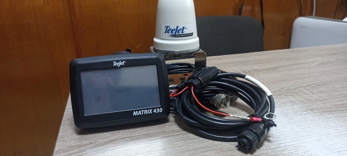 Навігатор Teejet Matrix 430 з великою антеною RXA-30