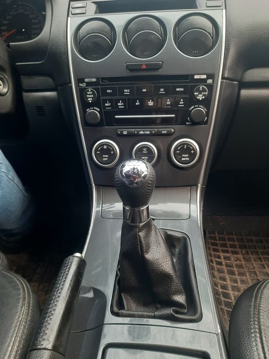 Автомобіль мазда