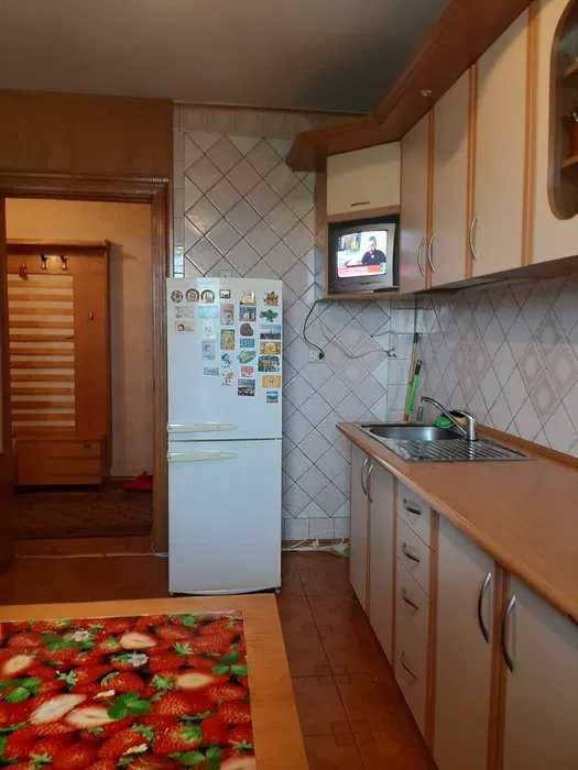 3-кімнатна квартира з меблями та технікою, вул. Стебницька 96