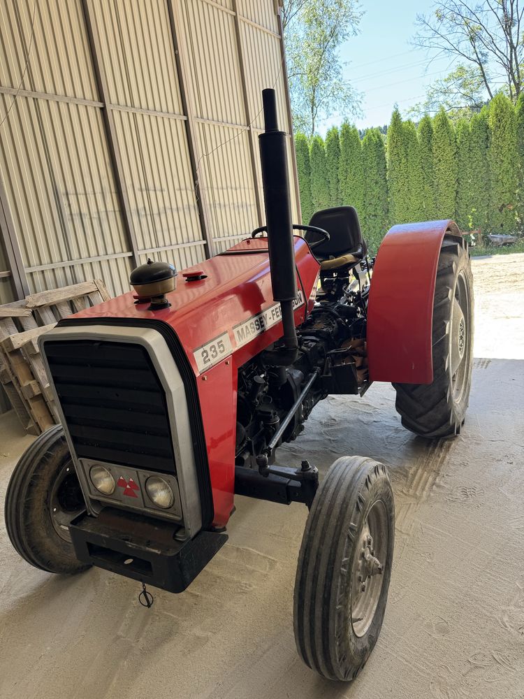 Massey ferguson 235