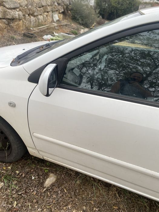 Toyota comercial branco