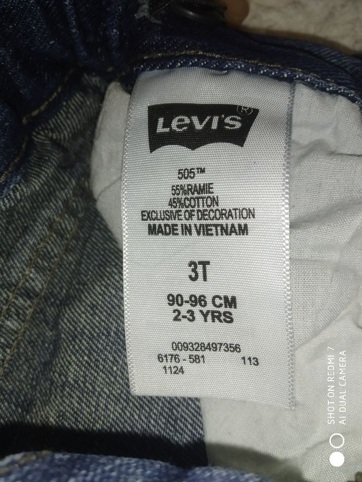 Джинсовые шорты фирмы Levi's. Оригинал