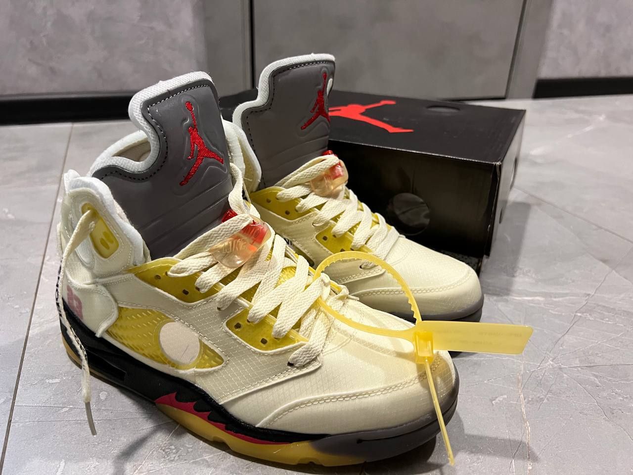 Off-white X Jordan 5