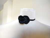 Choker czarna różyczka na tasiemce, wiązany naszyjnik