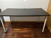 Secretaria ikea preta