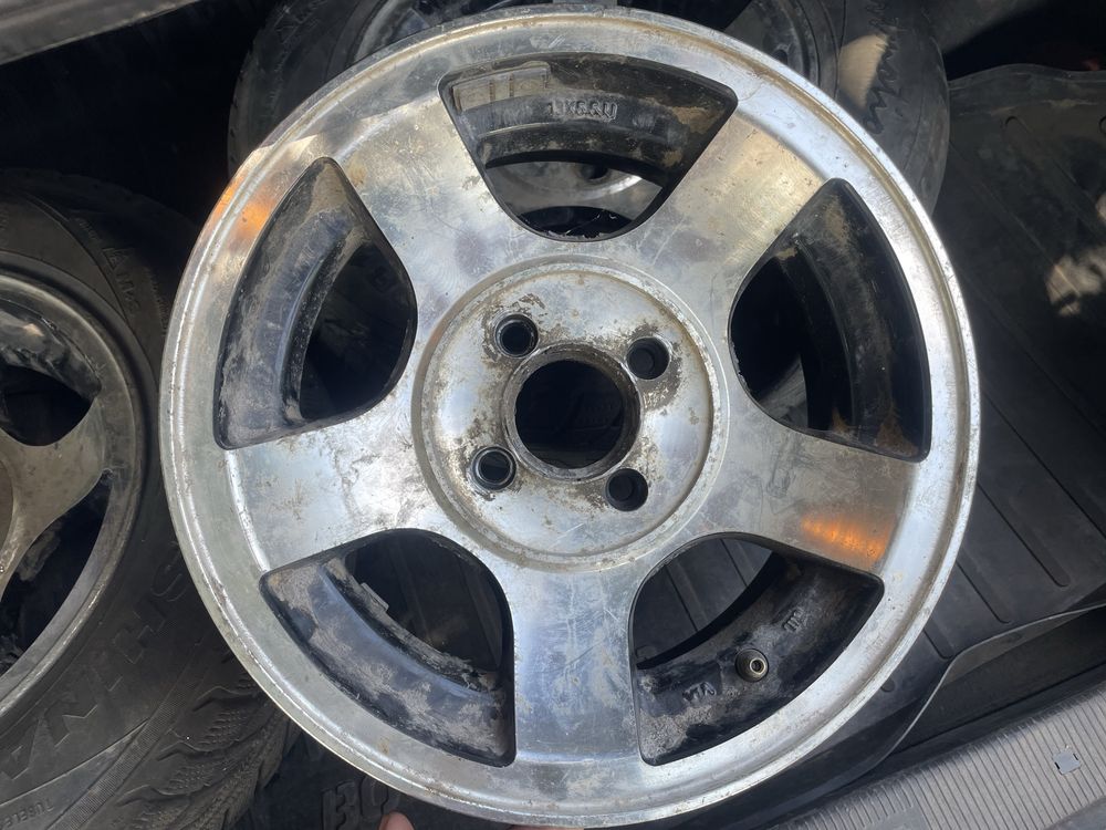 Продам комплект литых дисков SaCa R13 4x98
