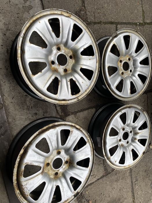 Felgi stalowe 5J15 ET39 Toyota Yaris III 4x100/54.1 komplet