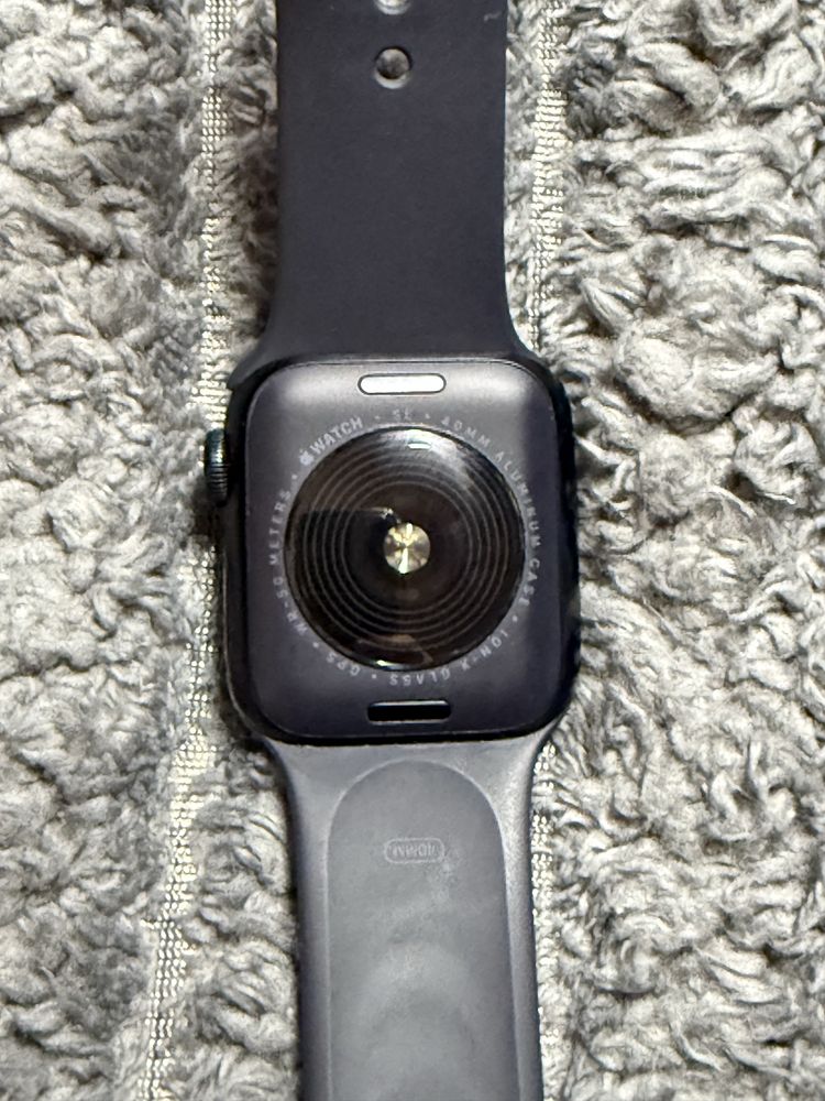 Apple Watch SE 2024