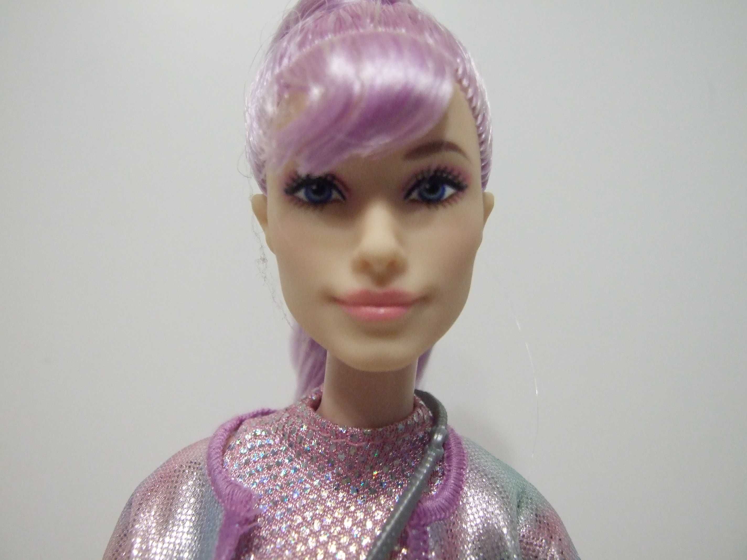 lalka Barbie Mattel made to move