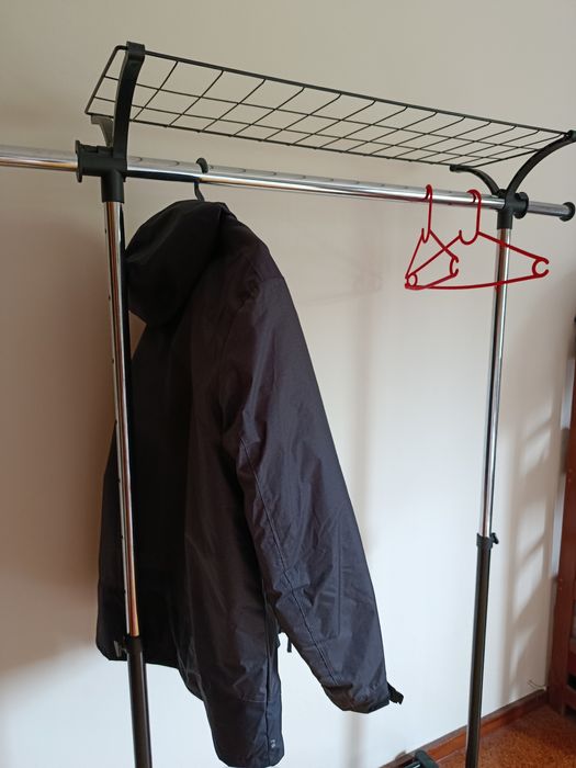 Charriot Roupa com prateleira e rodas removíveis