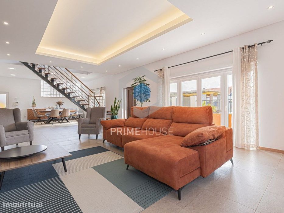 Moradia Exclusiva T6 com Jardim em Azeitão