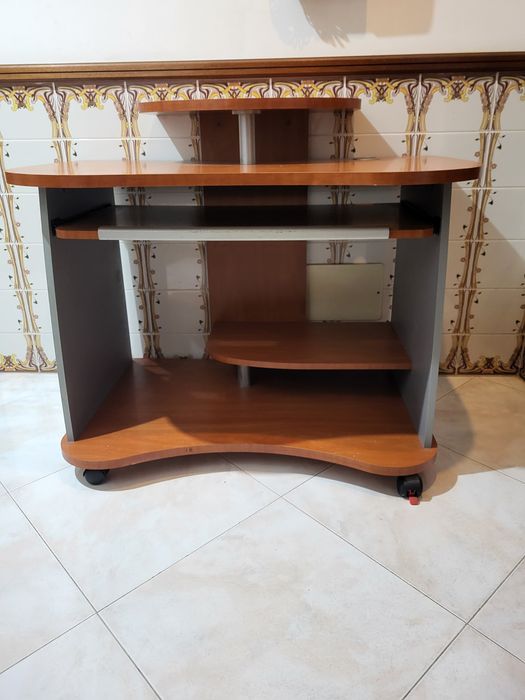 Secretária para computador