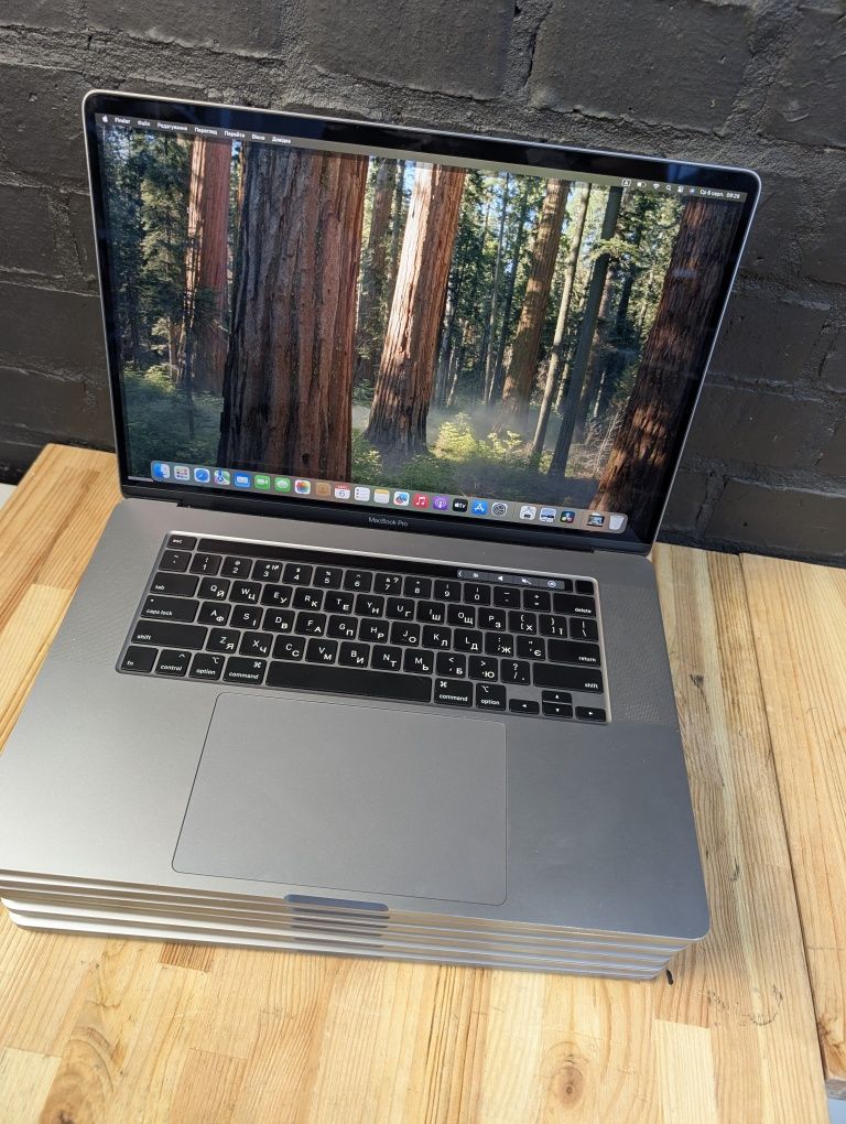 Ноутбук Apple MacBook Pro 16" (A2141, 2019) Потужний ноутбук для робот