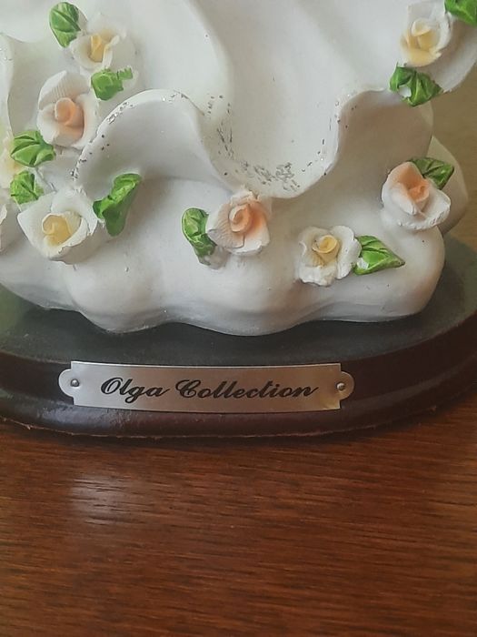 Статуетка дівчини ангела