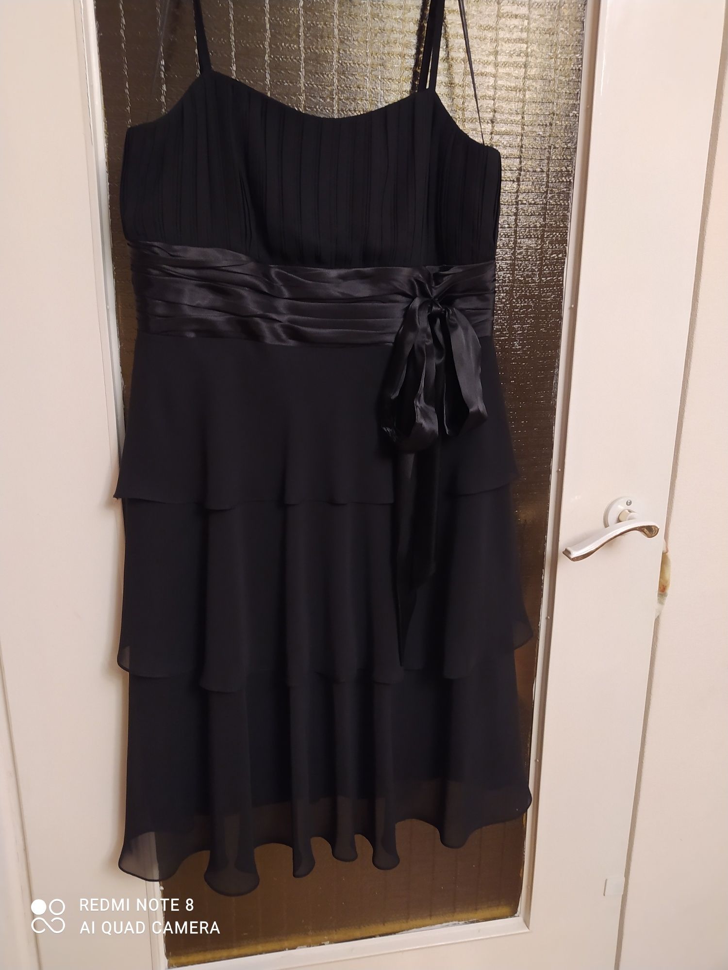 Piękna czarna sukienka  wizytowa  L