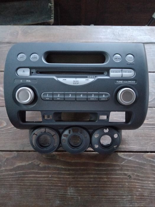 Магнітола і центральна панель Honda jazz 2001-2008