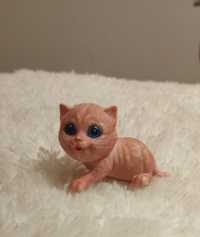 Mała figurka słodki kociak
Stan jak na zdjęciu