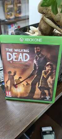 The walking dead na Xbox obe