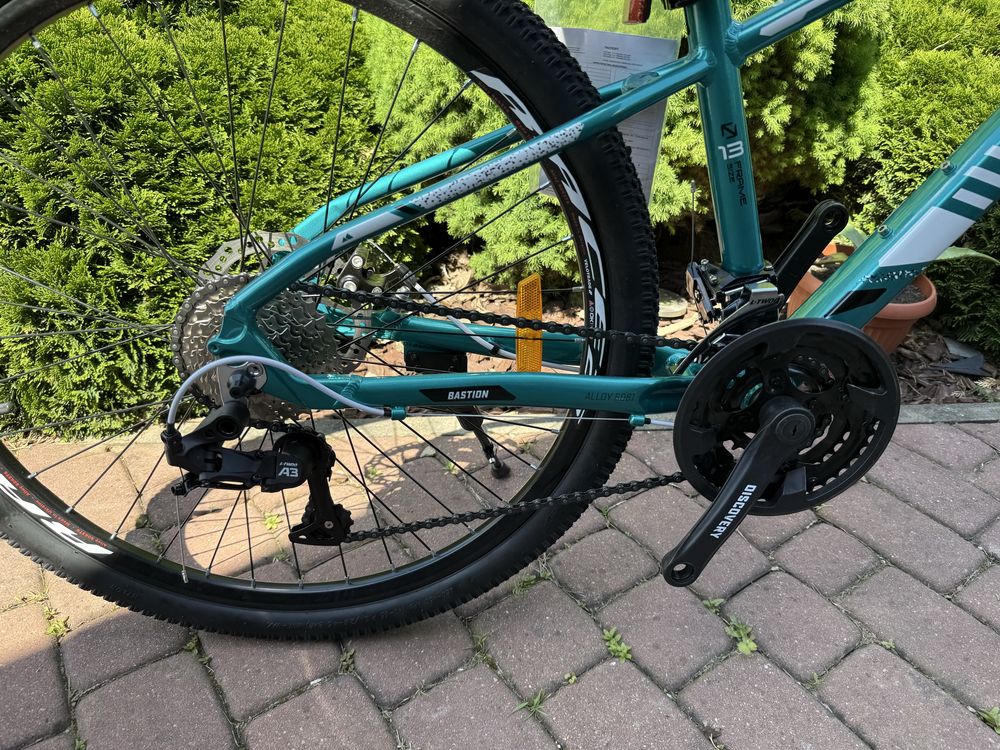 Rower BASTION kaseta rama 13 cali koło 26" 2025 24 biegi, aluminiowy