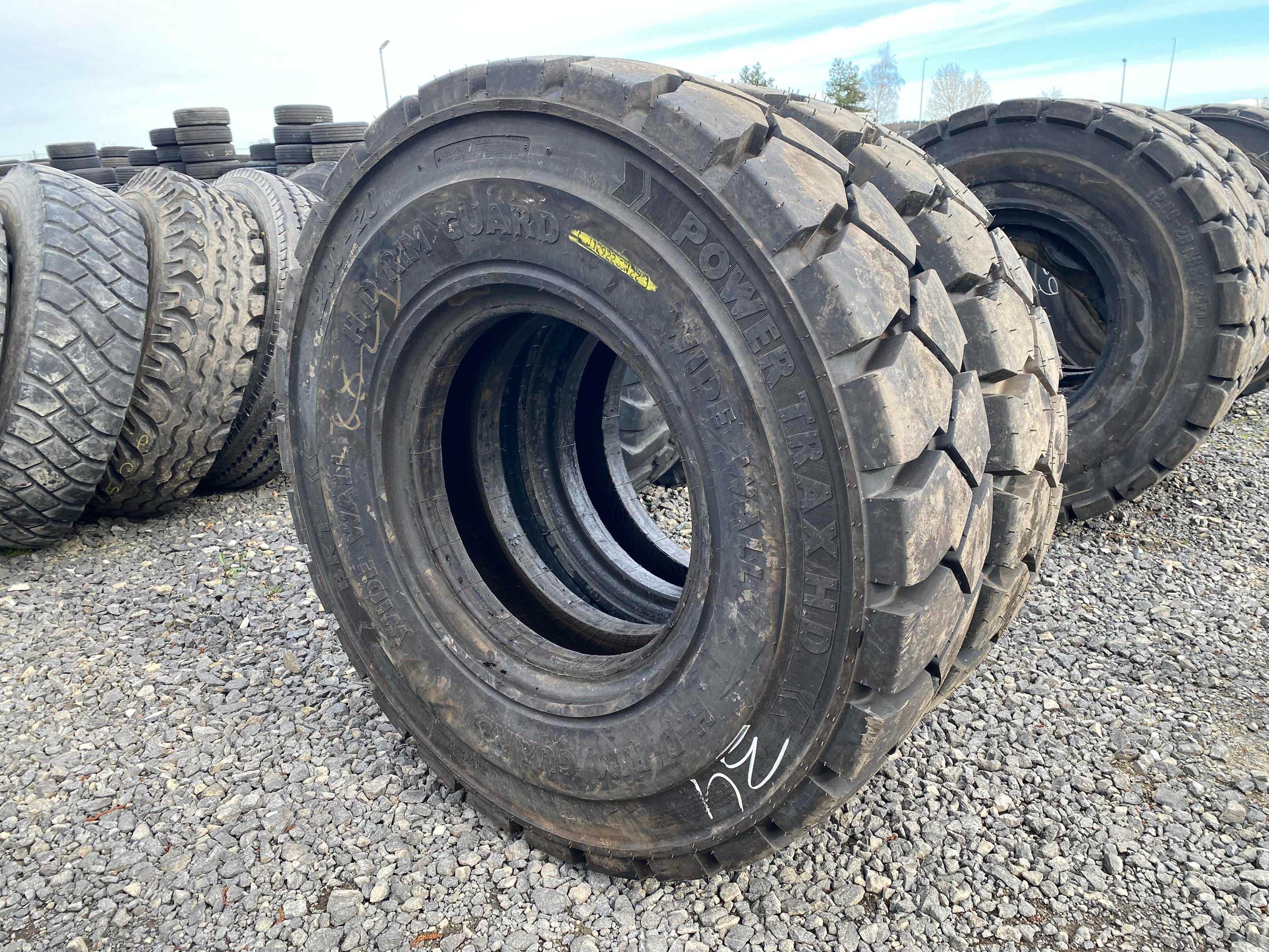 Opony 12.00-20 TRELLEBORG T-900, BKT POWER TRAX HD 100% Bieżnika