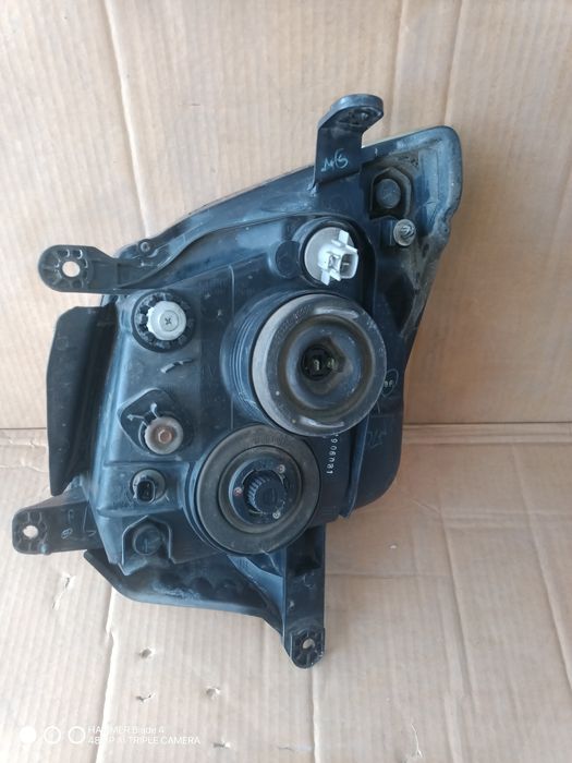 Isuzu d -max lampa prawa przód 07-11 lift orginal europa