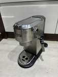 Ekspres kolbowy De’Longhi Dedica EC685.BK – Czarny, 15 bar, 1350W