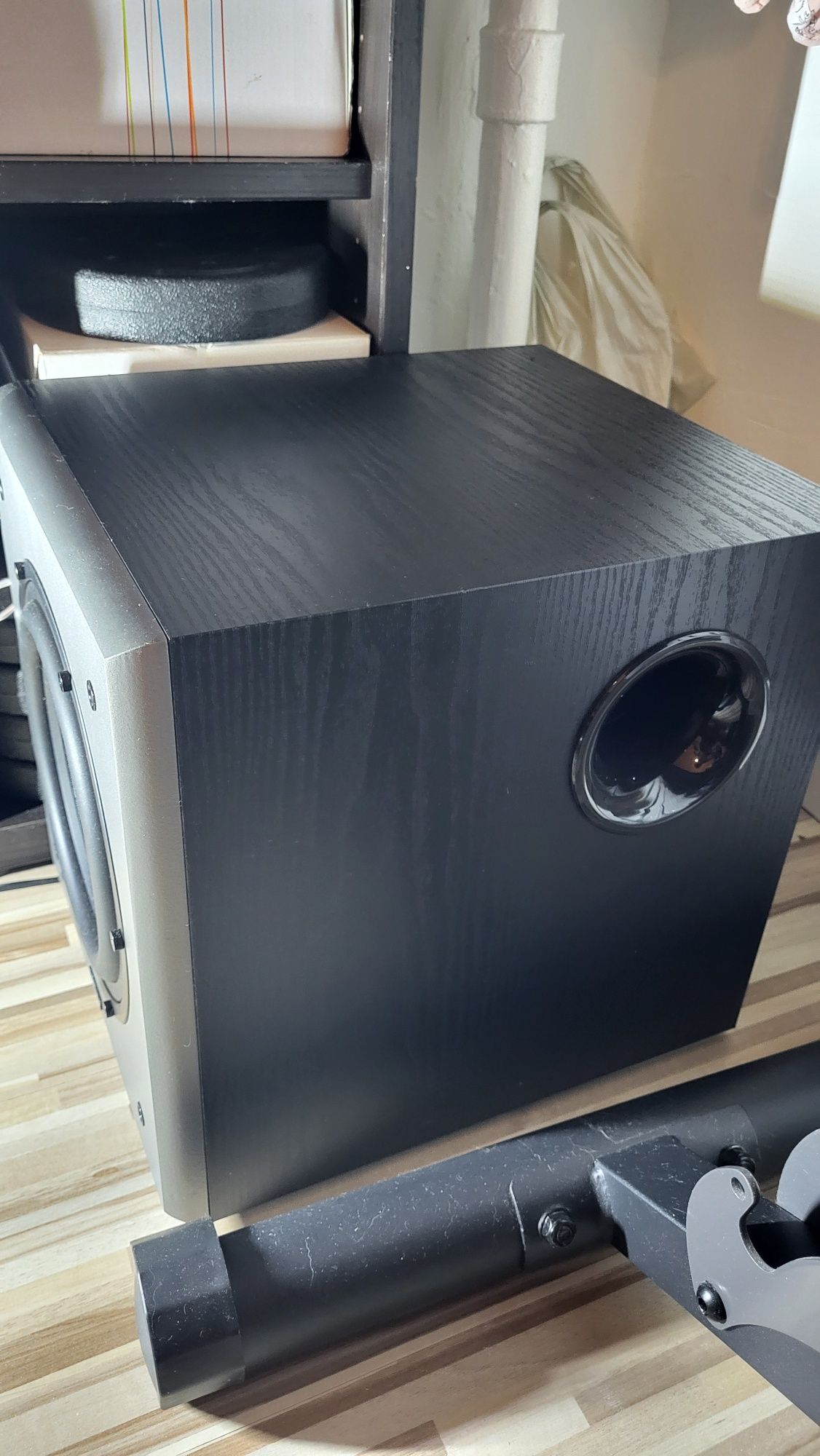Subwoofer aktywny domowy  EDIFIER T5.