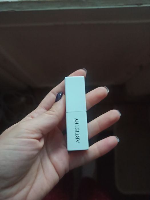 Помада Amway нова