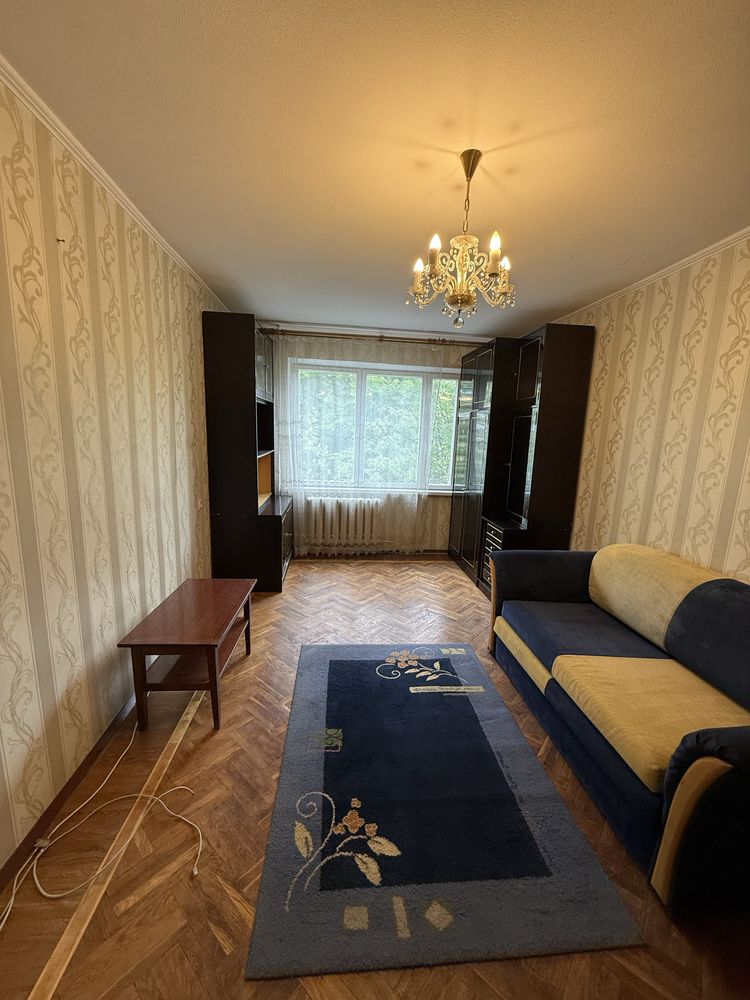 Продам 4 комнатную квартиру , проспект Аэрокосмический
