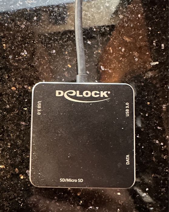 Delock port koncentrator HUB USB 3-portowy 3.1 czytnik SD 64045