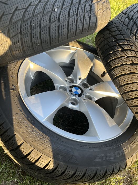Opony 225/50/17 prawie nowe Nokian