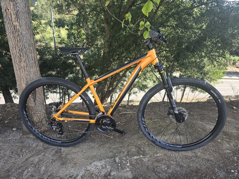 Bicicleta de btt nova travoes hidraulicos barataa