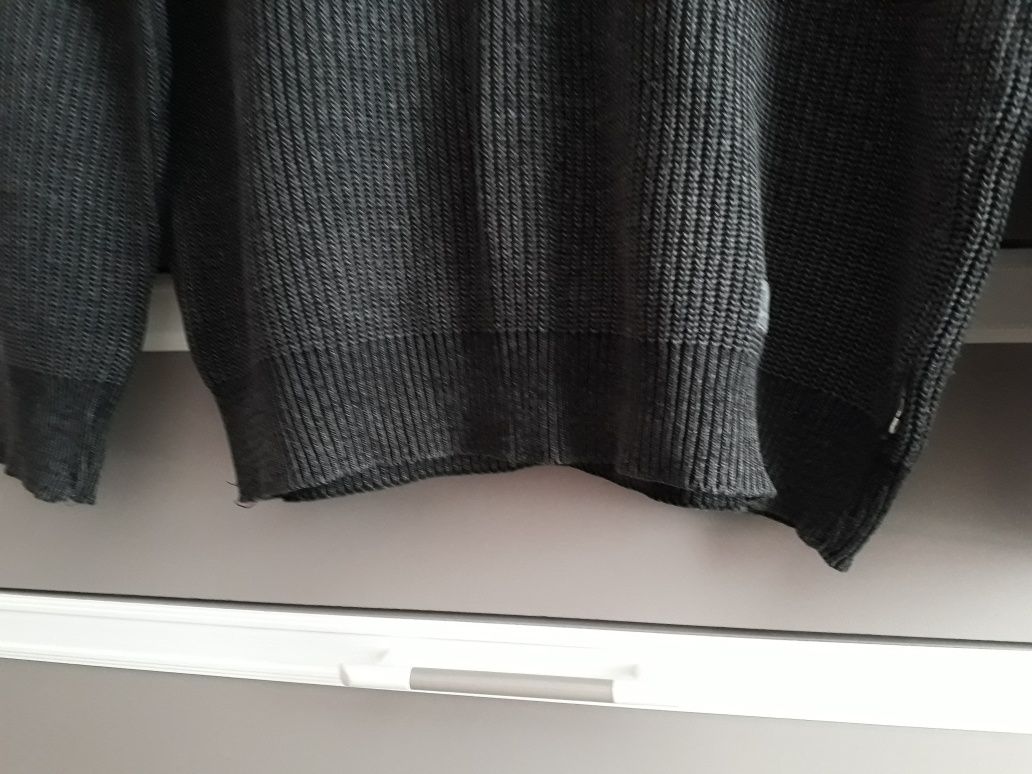 Sweter męski przez głowę rozmiar L czarno-szary
