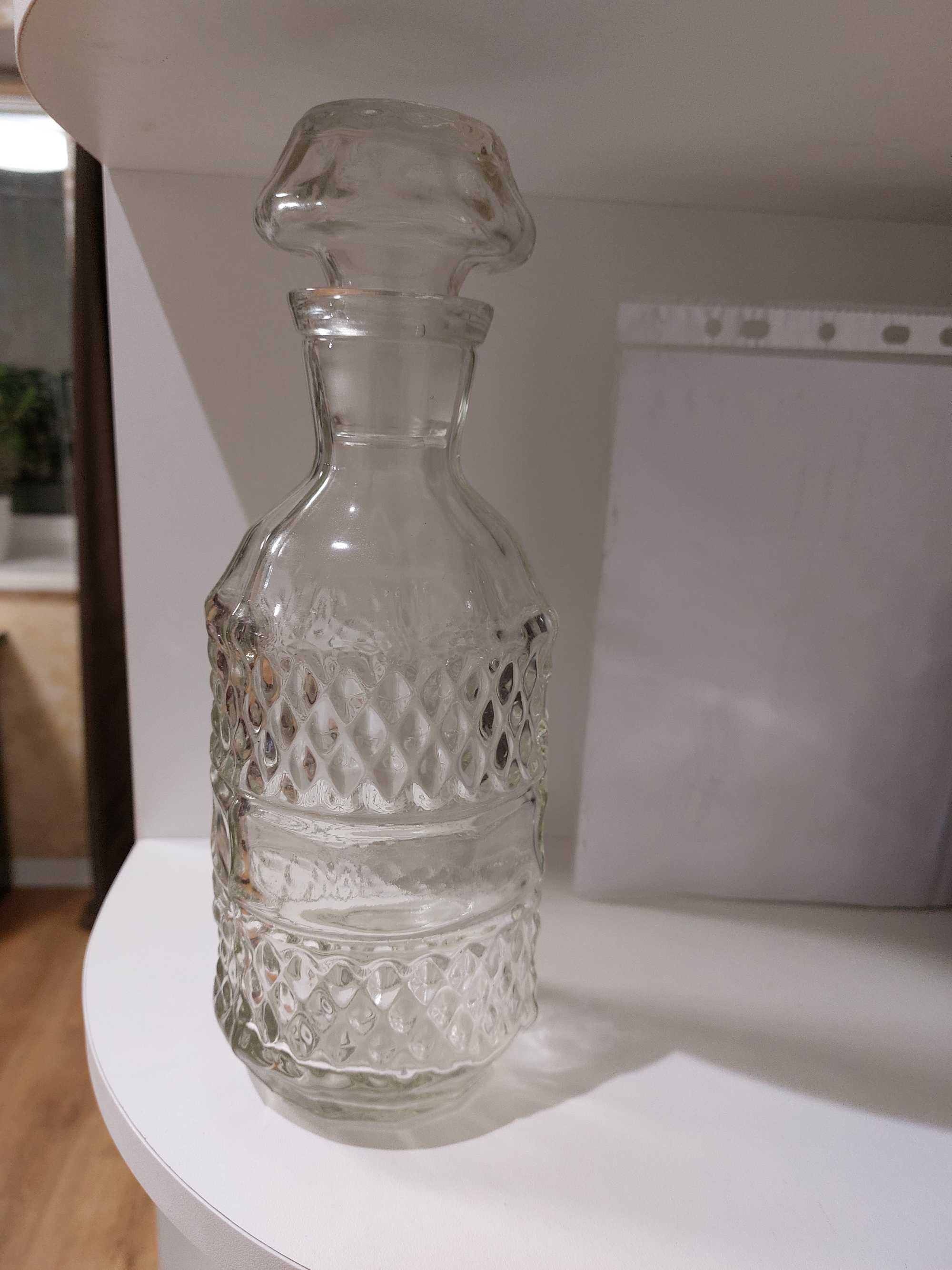 Продам графин в хорошому стані 800 грам